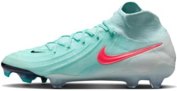 Kick Your Performance Up a Notch with The 10 Best Soccer Cleats for Forwards! 3 nike phantom luna 2