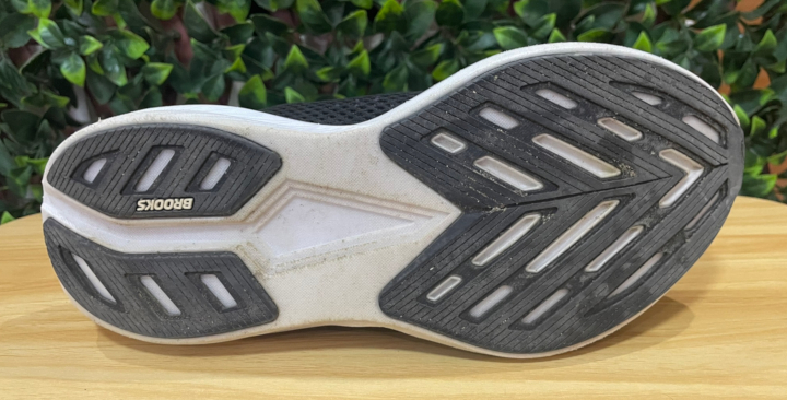 Brooks Hyperion 3 Review (2025): Lightweight Speed Trainer for Daily Miles 3