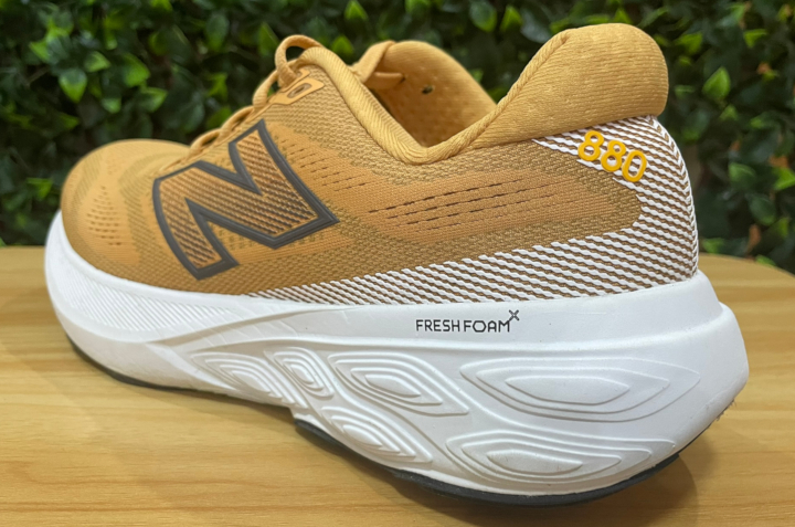 New Balance Fresh Foam X 880v15: Reliable Daily Trainer with Everyday Comfort and Durability 2