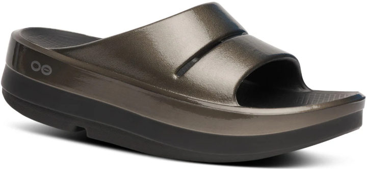 benefits of oofos sandals