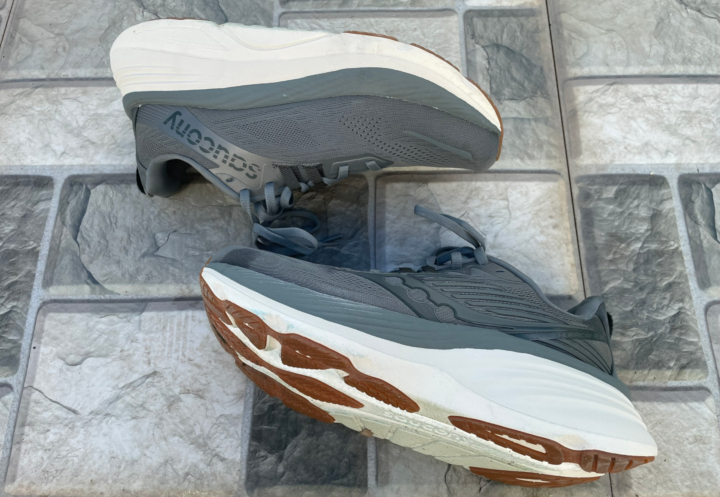 new balance fresh foam x 860v14 vs saucony hurricane 24