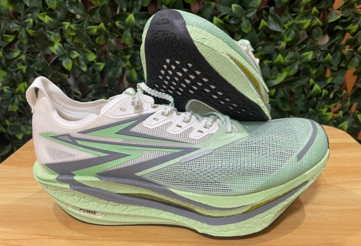 361 Flame 4.5 Review: A Stable, Aggressive Carbon Racer That Comes Alive at Fast Paces 1